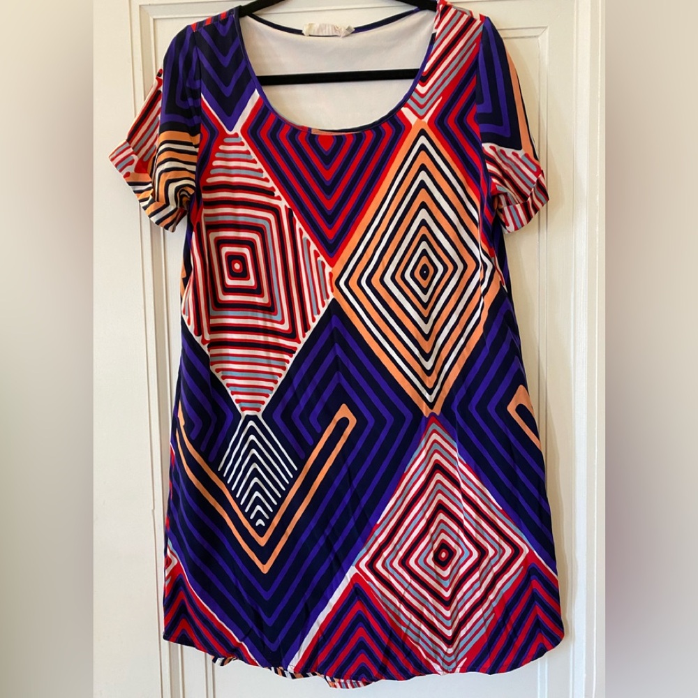 Willa brand fun pattern colorful casual dress. Size medium. Pit to pit 19 inches